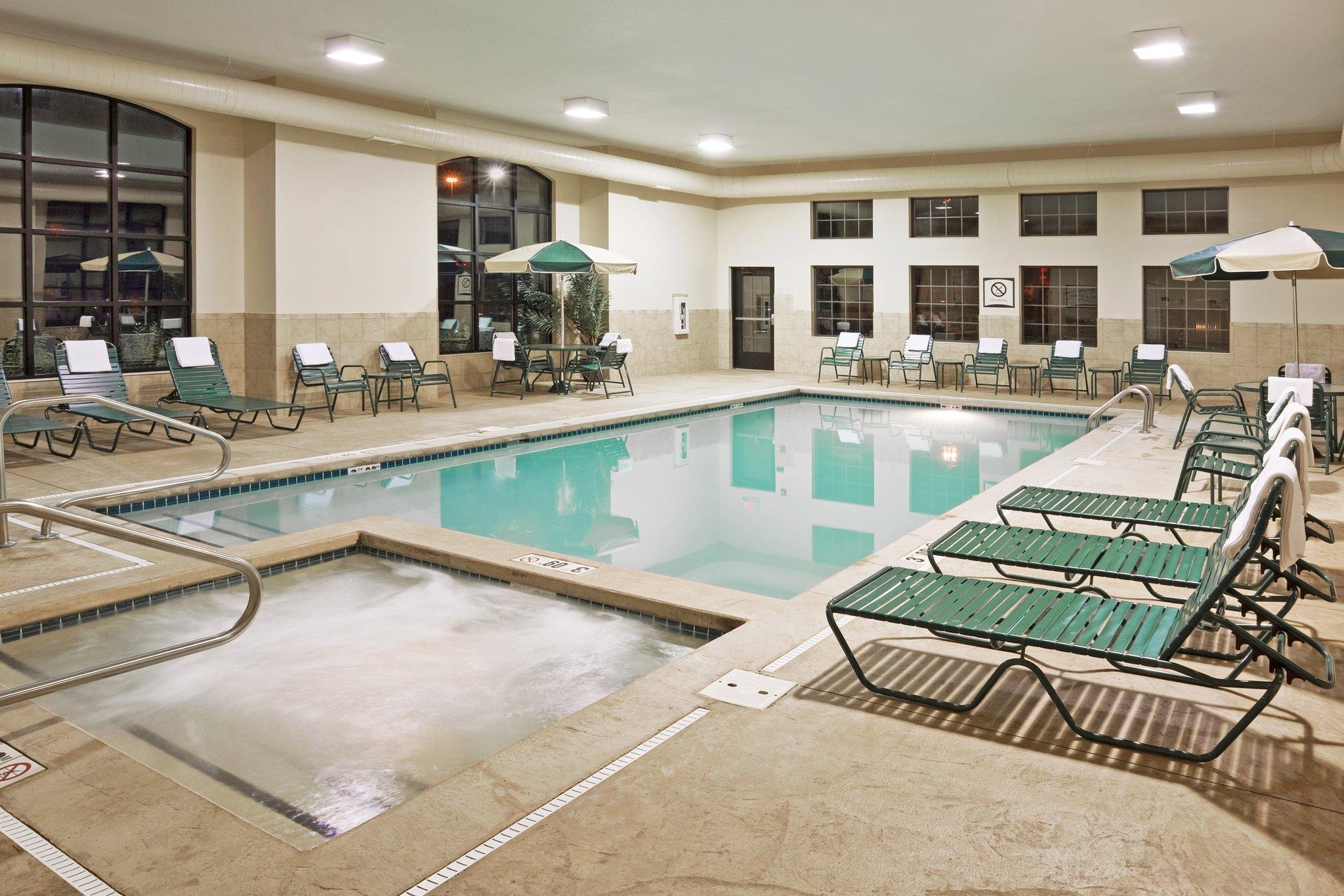 Staybridge Suites Akron-Stow-Cuyahoga Falls By Ihg Exterior photo